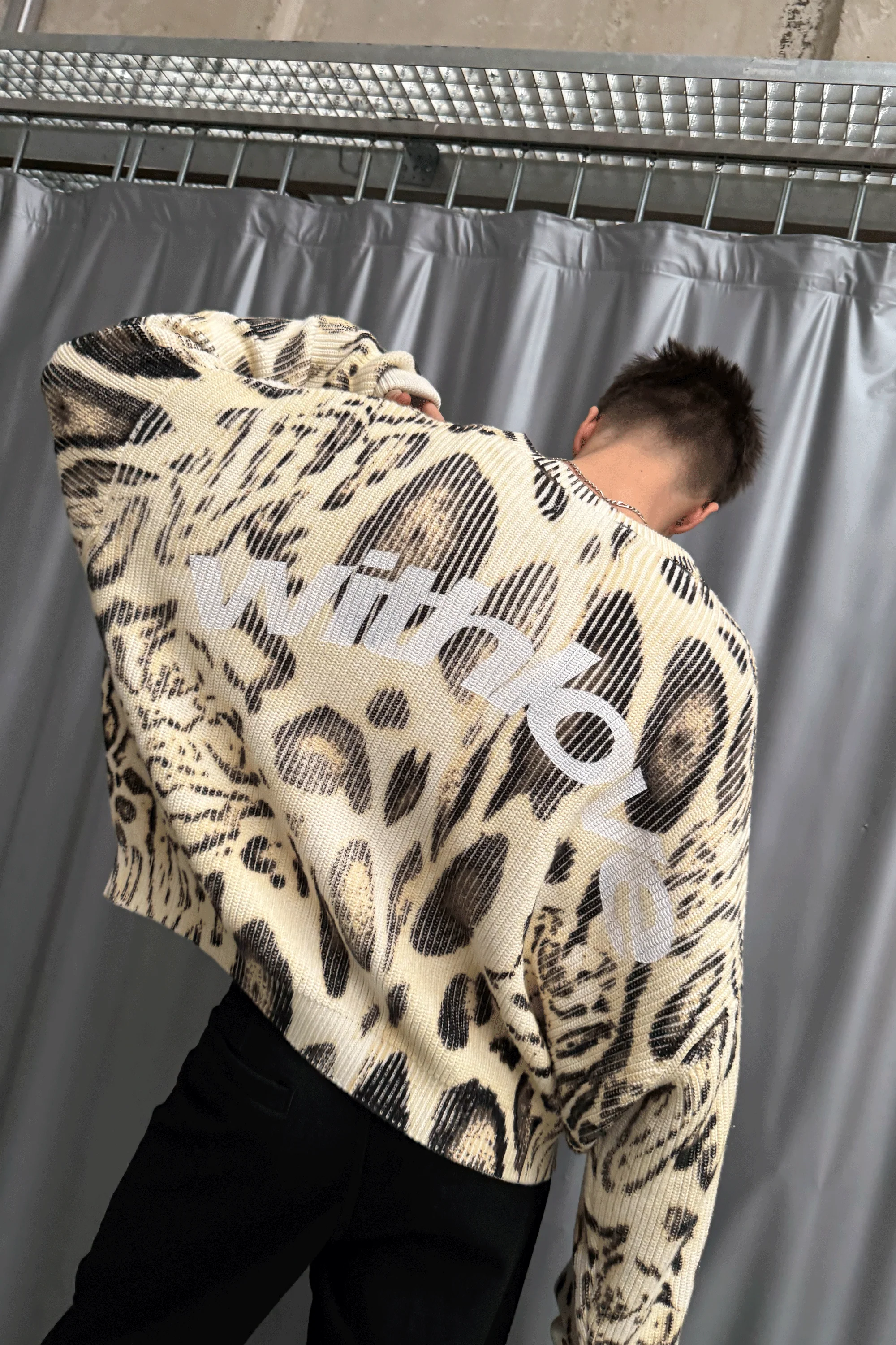 Amore Leopard Knit - Image 4