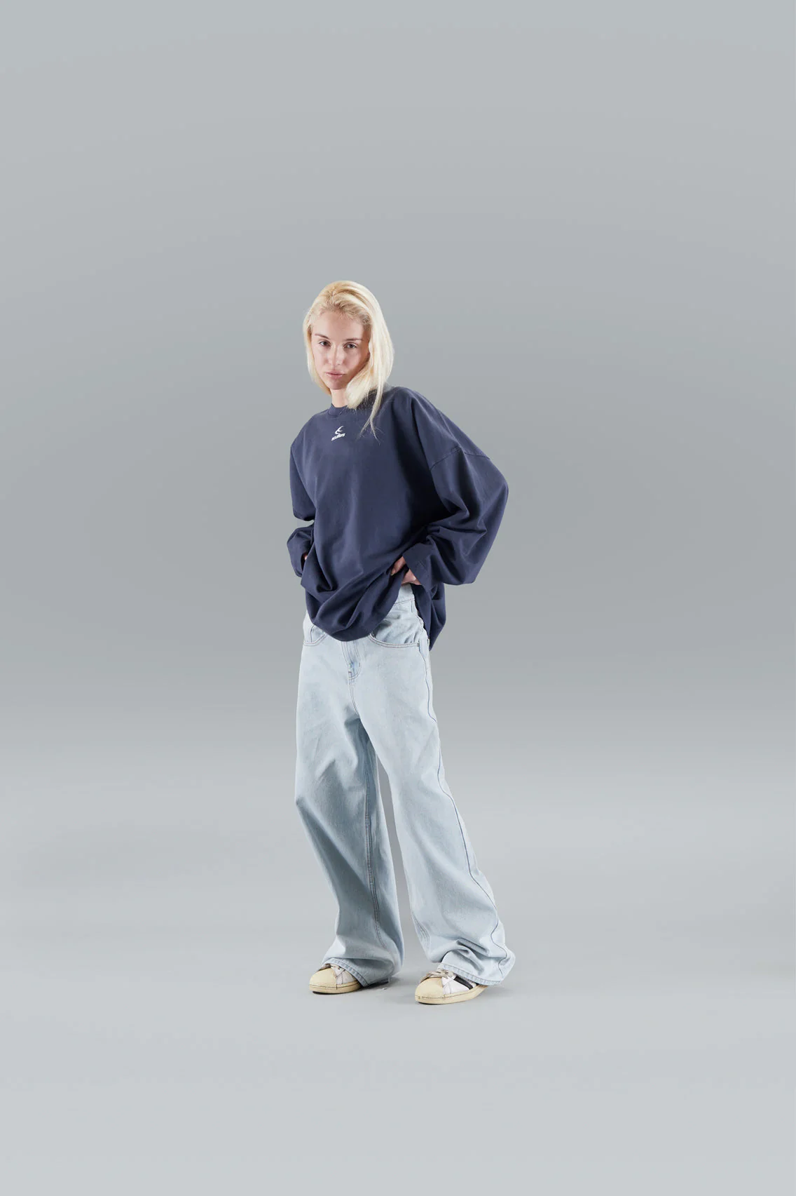 Angel Sweatshirt Navy - Image 10