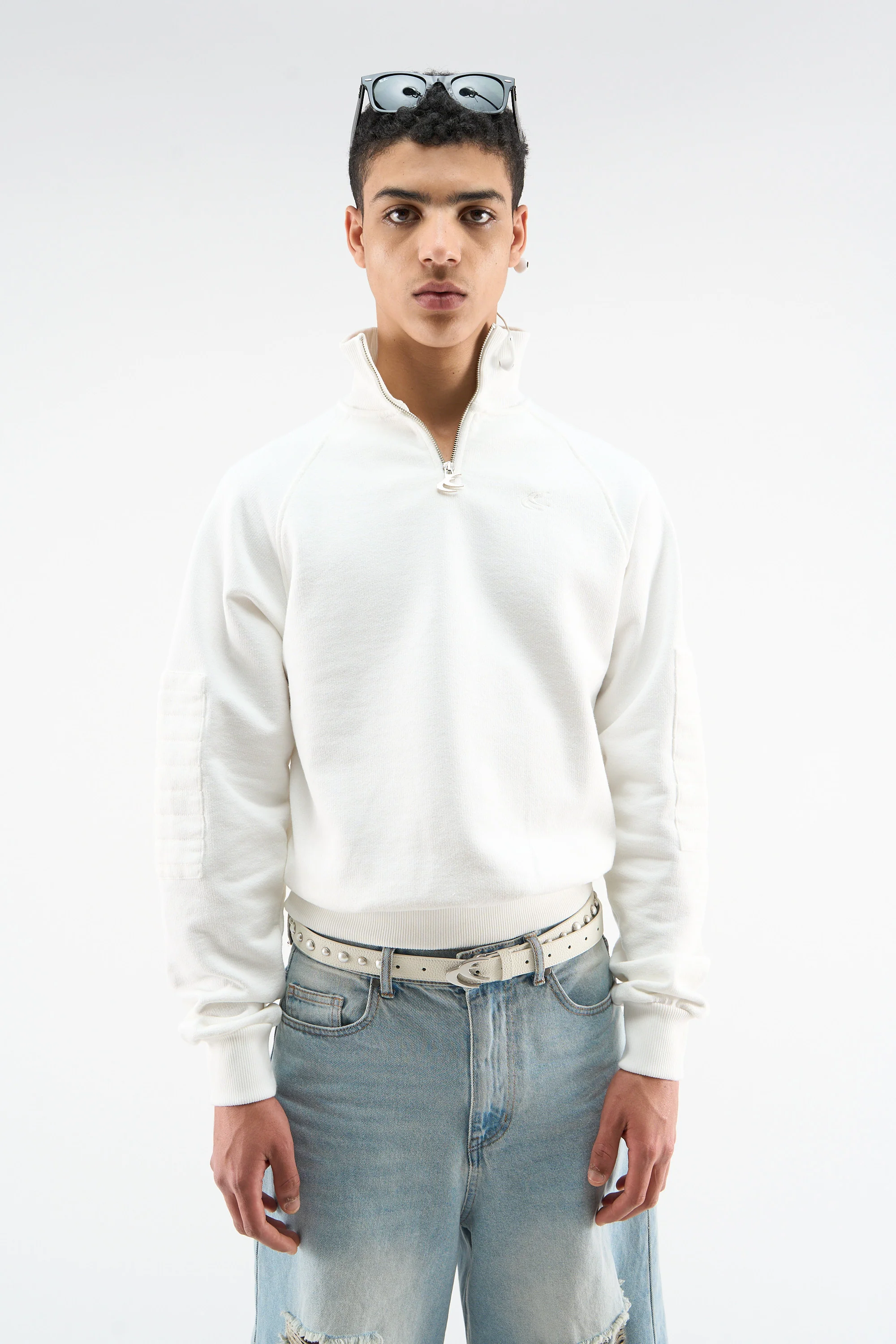 Bow Quarter Ecru Zip