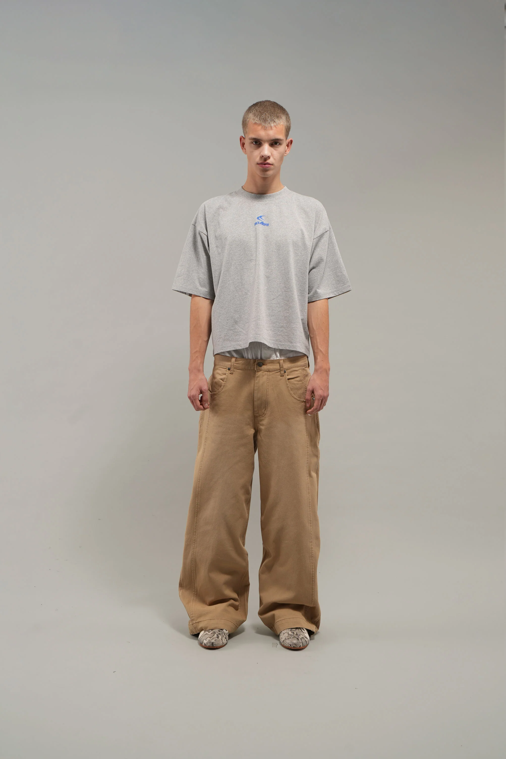 Boys or Girls Light Grey T-Shirt - Image 4