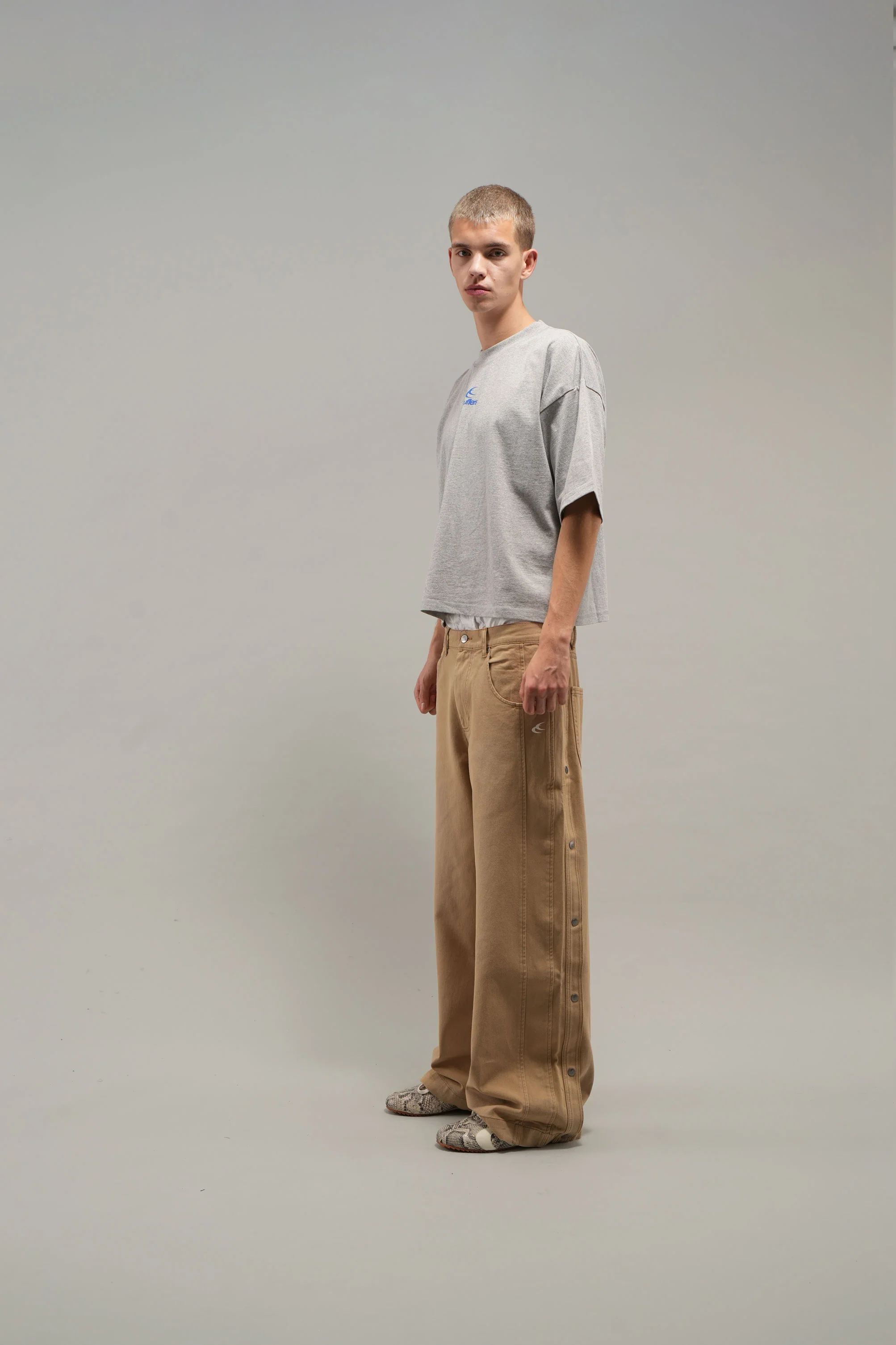 Boys or Girls Light Grey T-Shirt - Image 6