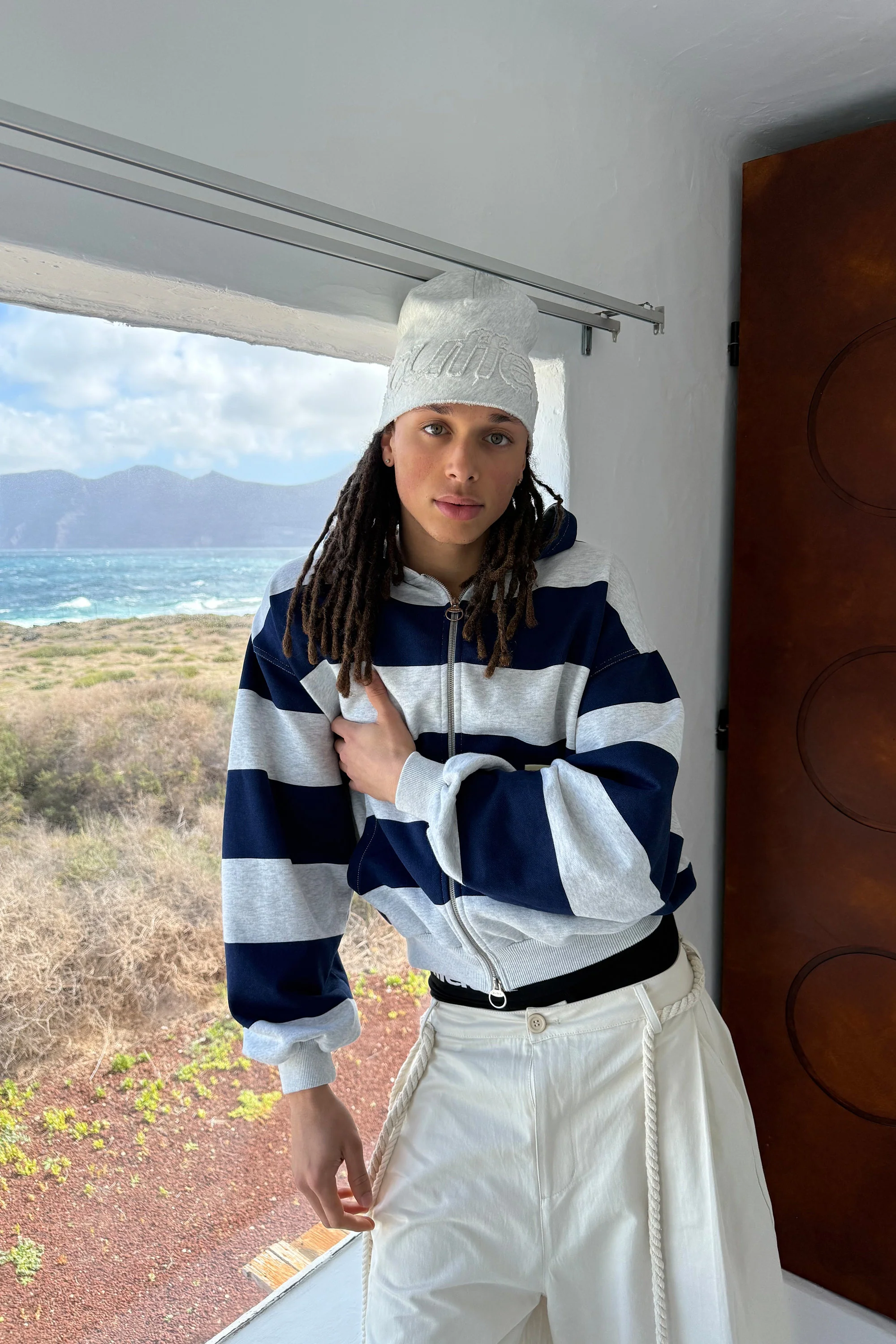 Club Navy Zipper - Image 4