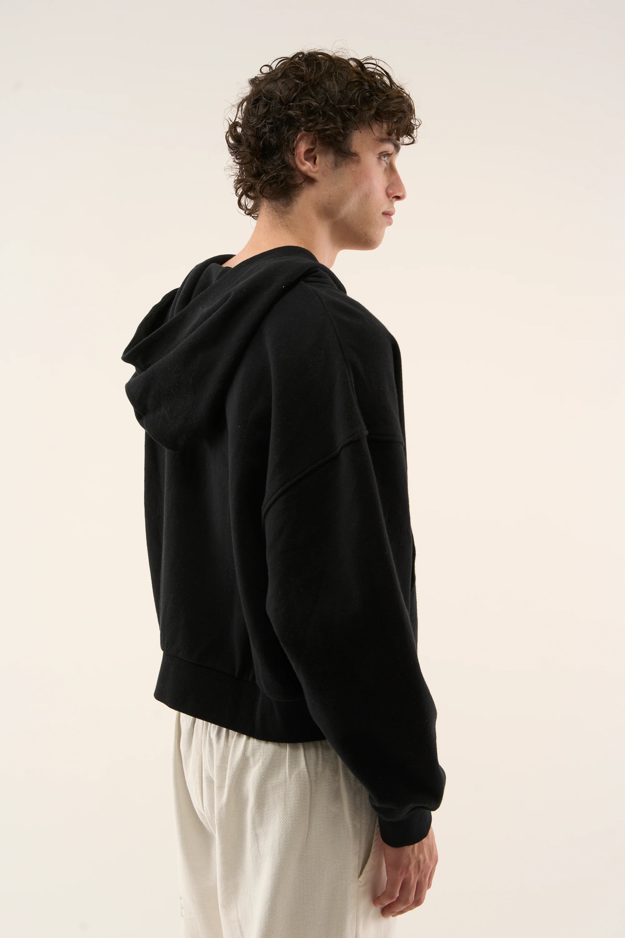 Confused Black Zipper - Image 3