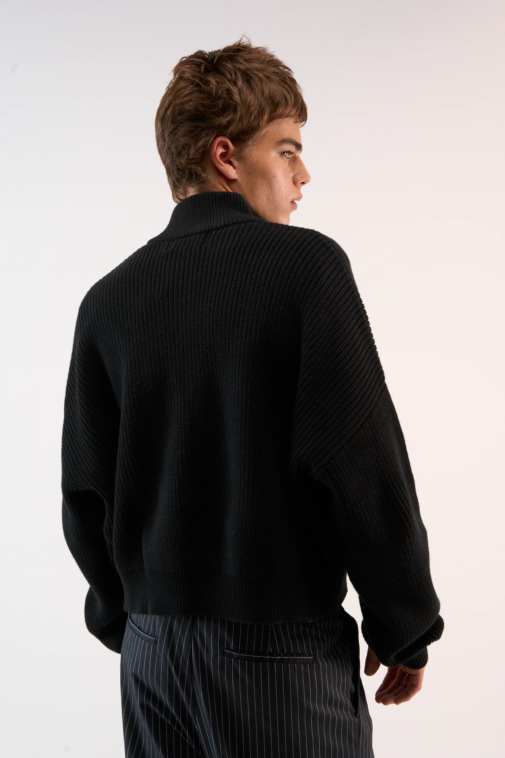 Delore Black Knit Zipper - Image 4