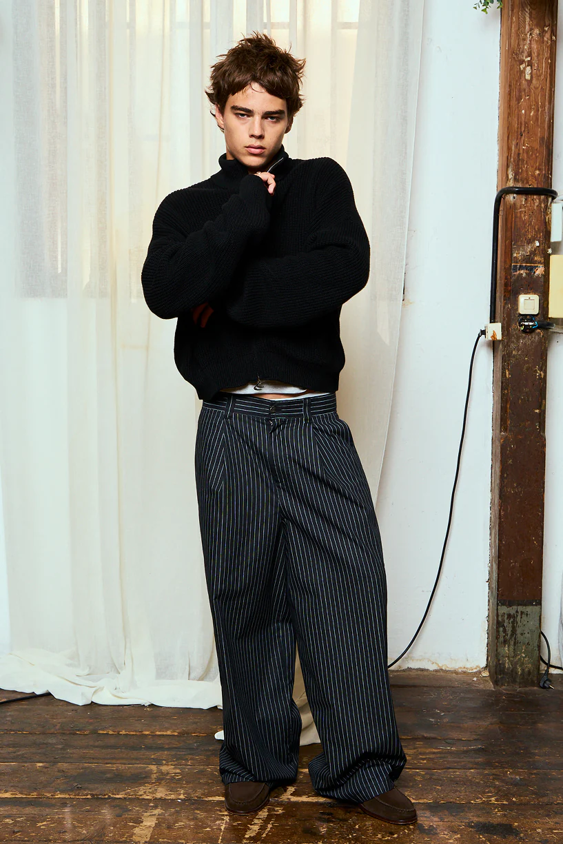 Delore Black Knit Zipper - Image 6