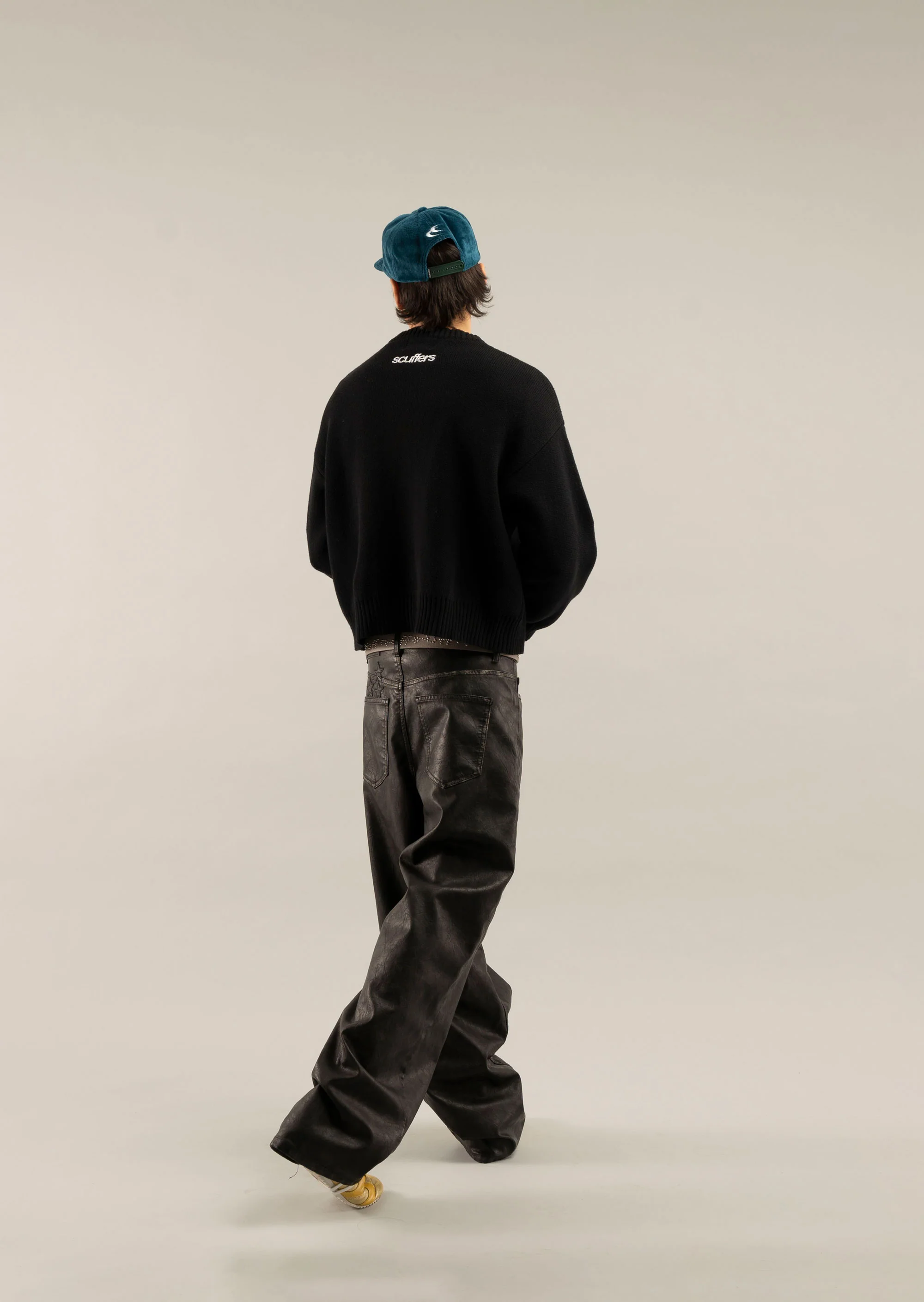 Essential Black Knit - Image 4