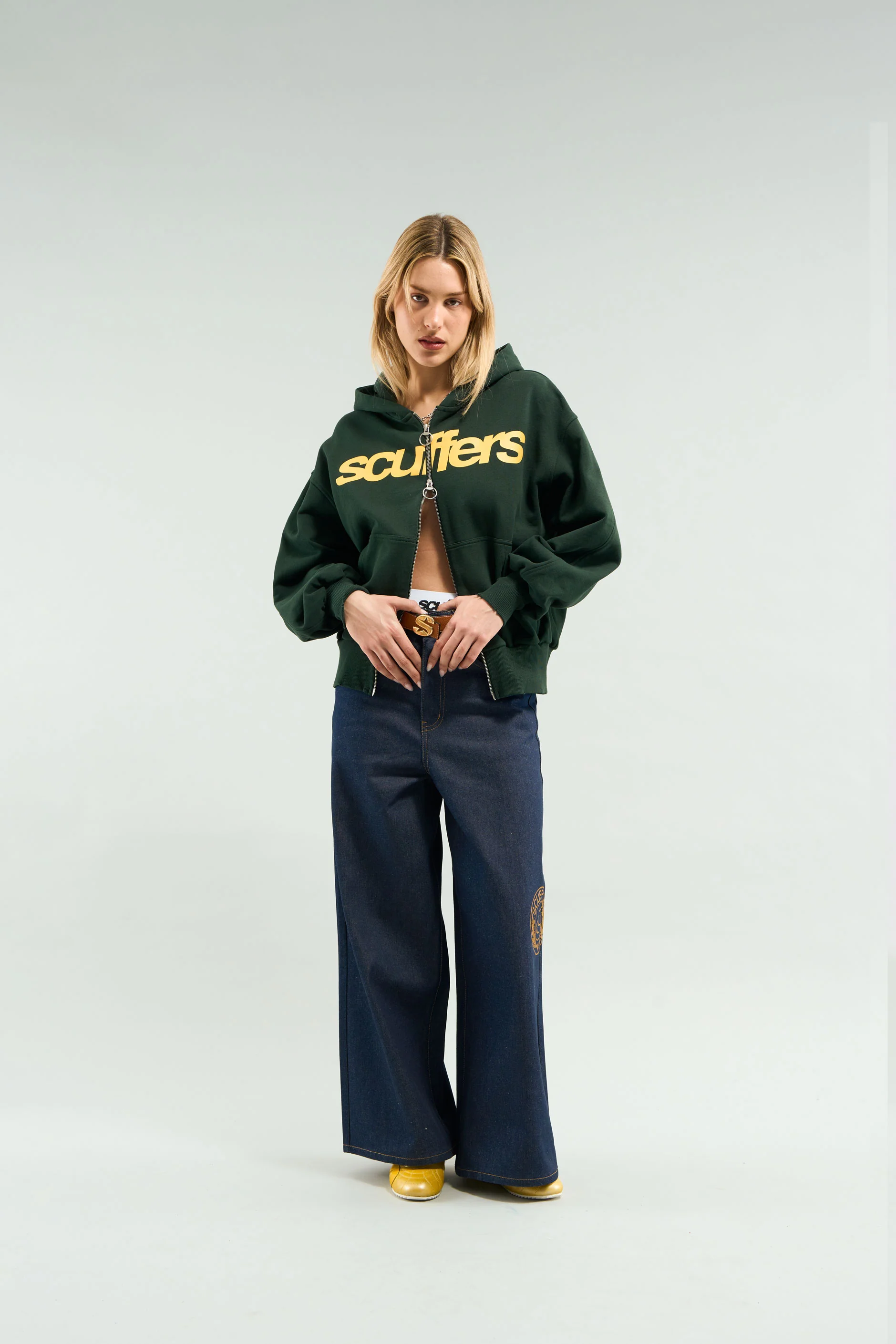 Essential Green Zipper - Image 4