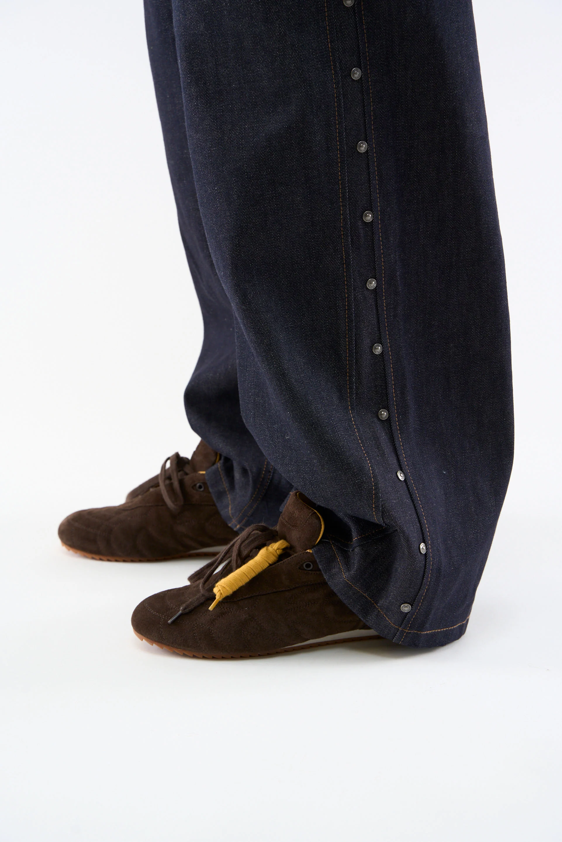 Iconic Suede Brown Sneaker - Image 12