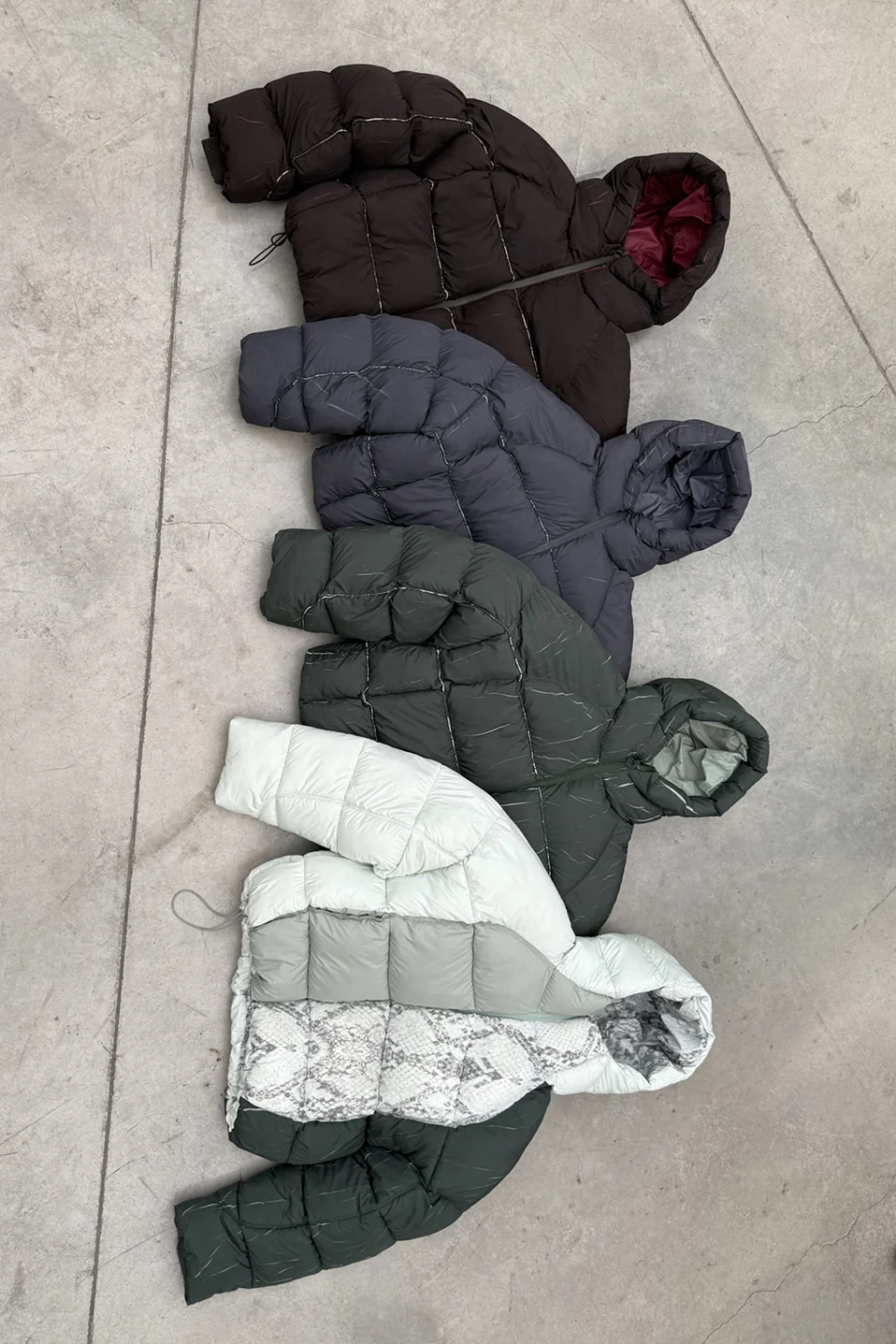 Marble Green Puffer Jacket - Image 8