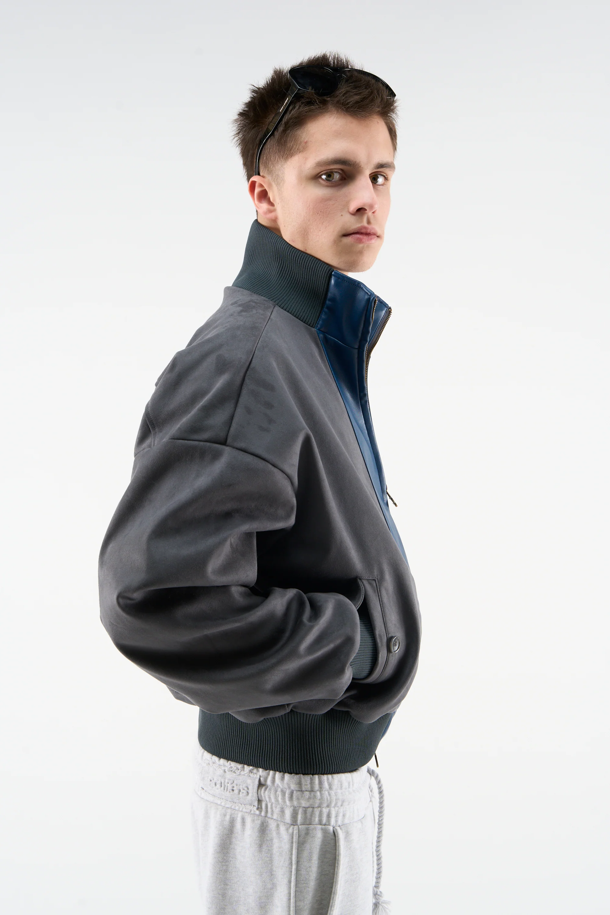 Pool Navy Zipper - Image 3