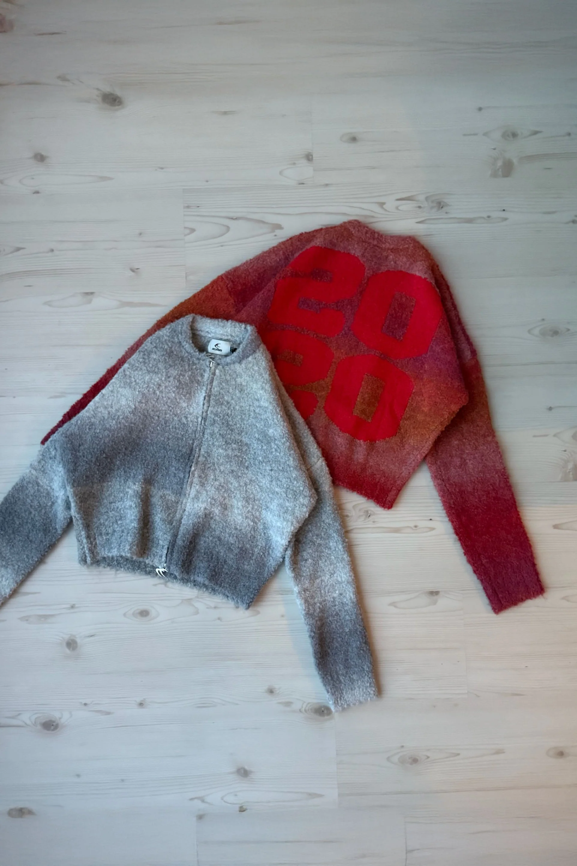 Quarter Grey Zipper Knit - Image 9