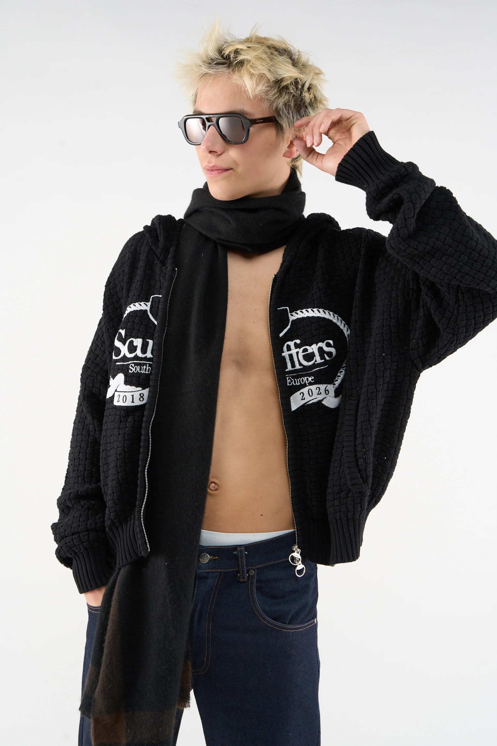 South Europe Dark Knit Zipper - Image 3