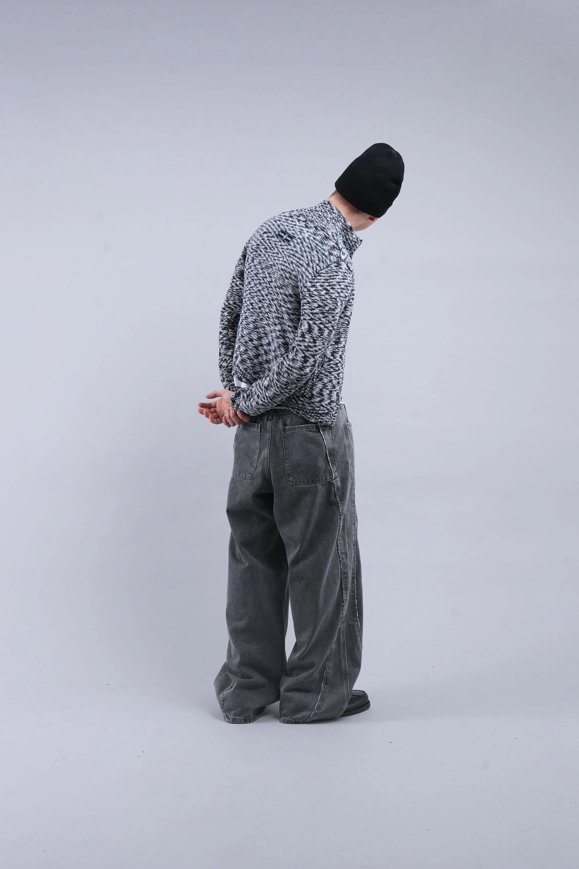 Tropic Grey Knit Zipper - Image 9