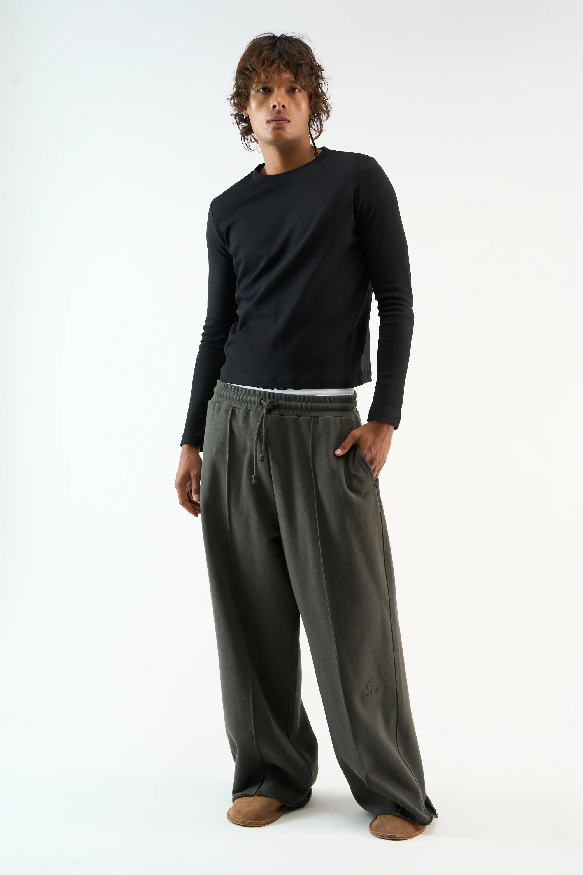 Weekender Dark Pants - Image 2