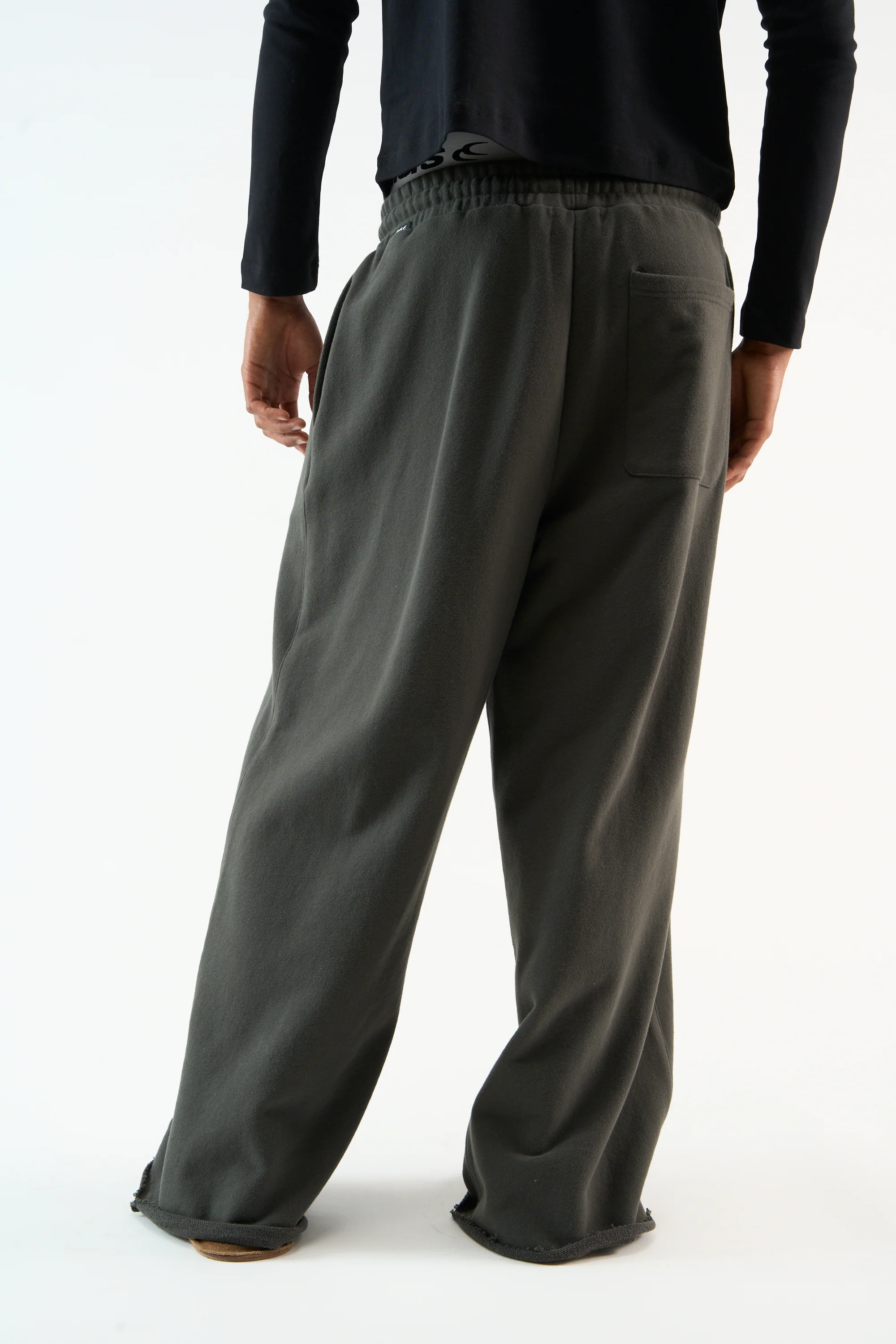 Weekender Dark Pants - Image 3